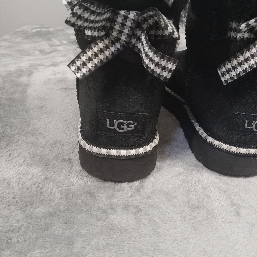 UGG BAILEY BOW II DIAGONAL STRIPES  1115170  BLACK SUEDE SHEEPSKIN BOOTS US 5 - Picture 8 of 12
